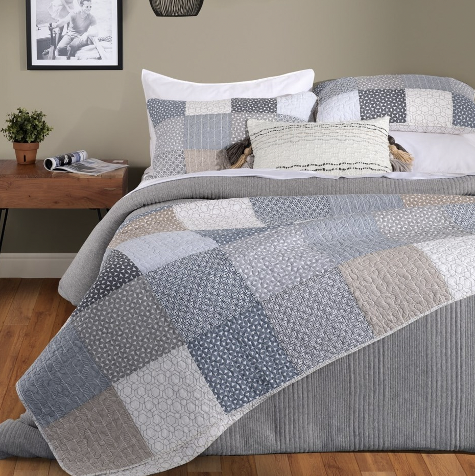 Gazebo Quilt Set