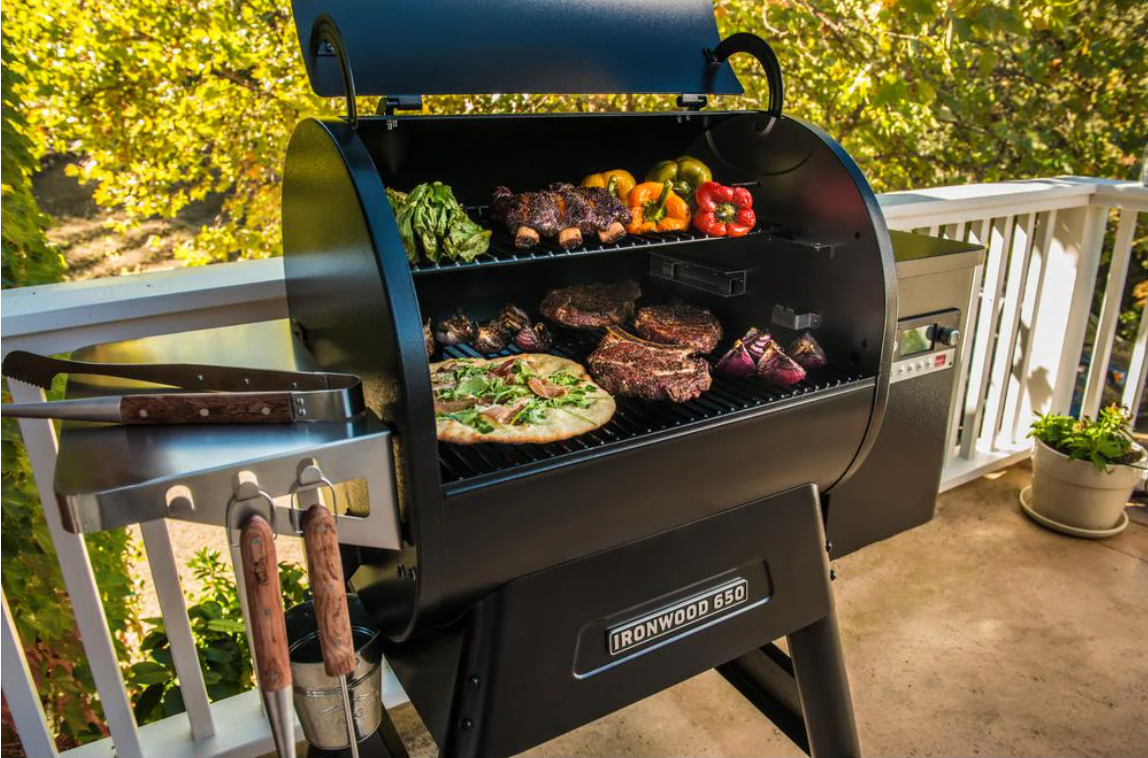 TRAEGER Ironwood 650 (Store Pick Up Only)
