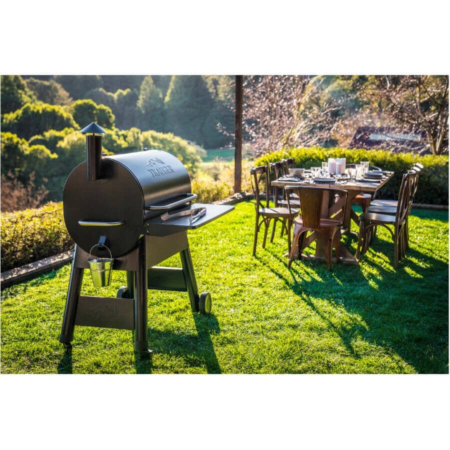 Traeger Pro 780 Pellet BBQ (Store Pick Up Only)